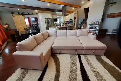 Image de Entire Huge 5-Bedroom 2. 5-Bathroom Home!