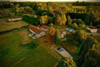 Image de Vacation home in the campaign. For children a playground and heated pool