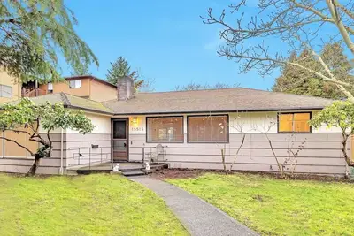 Image de 4 bed 2 bath retreat house only 12 miles from Seattle & Minutes 2 SeaTac Airport