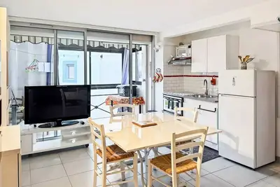 Image de Superbe T2  dans résidence avec piscine