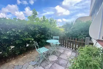 Image de Superbe T2 en rez de jardin dans résidence avec piscine
