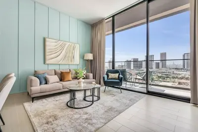 Image de GuestReady - Retraite moderne à Jvc