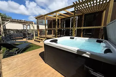 Image de Mobil-home Luxe Spa climatisé - 2 chambres - 2 salles de bain - 2 Wc (année 2025) - S 4 personnes