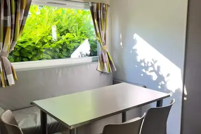 Image de Mobil-home - 30-35 m² - 2 chambres avec terrasse 4 personnes