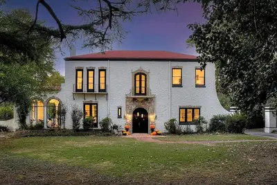 Image de Charming 3-bedroom house 1. 5 miles from Augusta National