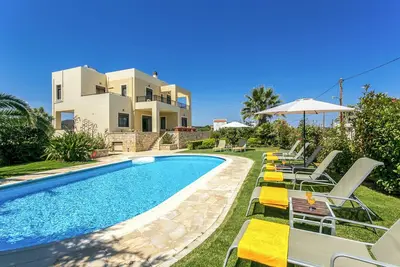 Image de Villa Selena - Lux 4bd Garden Home w. Private Pool