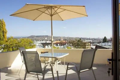 Image de Altbau Apartment in Old Tbilisi #Three Bedroom