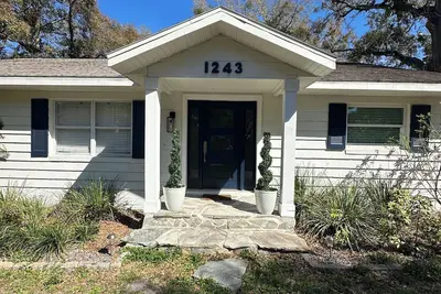 Image de Remarkable House finding at 7. 9m distance from Disney and 7. 2m to Occc