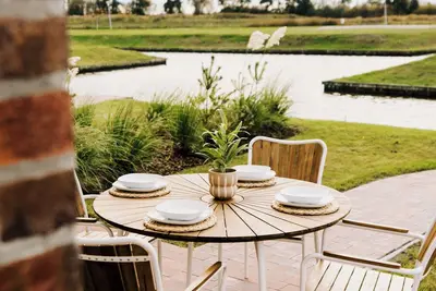Image de Grachten - Suite 2 | Direct waterfront location, new development area