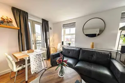 Image de Modern Cosy 2-Bedroom Canal The Aire Townhouse+Free Parking