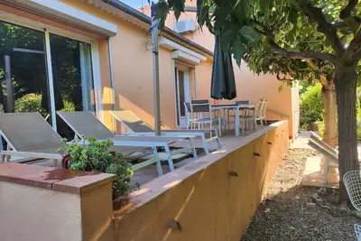 Image de Spacieuse villa entièrement rénovée avec de grandes terrasses, jardin, barbecue