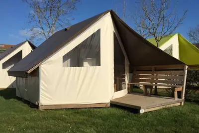 Image de Camping 4 étoiles - Piscine - ccb0cgf