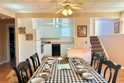 Image de Entire Spacious Tranquil Unit w/Free Parking