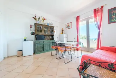 Image de Appartement 'Suite De Pasquale 3 Camere' avec vue sur mer, Wi-Fi et climatisation