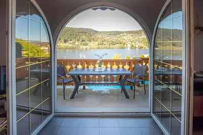 Image de Appartement 'Gîte Du Lac À Grardmer' avec vue sur le lac, Wi-Fi et climatisation