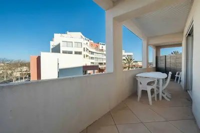 Image de Confort avec balcon ensoleillé