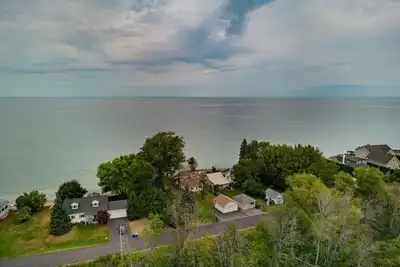 Image de Cozy Lake house in Hilton with beach access.
