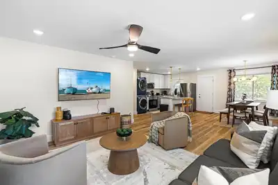 Image de Casita in Durham starting @ 3. 5k/month 5min from Dt