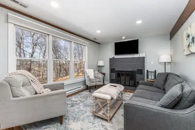 Image de Escape to our Ruby Ridge Cottage!