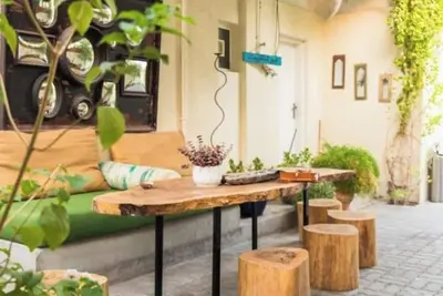 Image de Cozy cottage in charming Dubai 5 min walk to the beach!