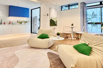 Image de 3Bedroom w/ Private Bathroom, Condo with A/C on top Fahrenheit88 Shopping Mall