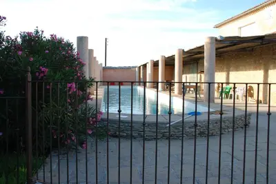 Image de Maison de campagne au pied du Mont Ventoux avec grande piscine