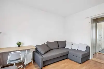 Image de Cozy & Simple 2br Apartment w\/ Balcony