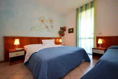 Image de Maison dans un village prestigieux avec piscine