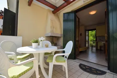Image de Appartement lumineux dans une résidence moderne avec piscine