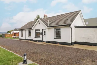 Image de Benone Beach Cottage, pet friendly, with hot tub in Castlerock