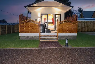 Image de Binevanagh Cabin, country holiday cottage, with hot tub in Castlerock