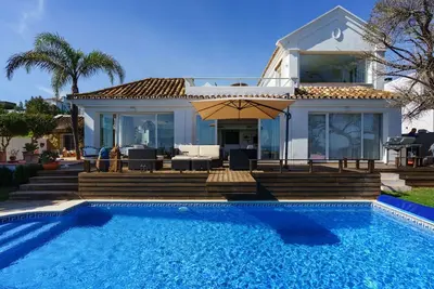 Image de Magnifique maison de vacances privée avec Wifi, climatisation, piscine privée, Tv et patio