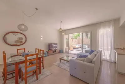 Image de Beachfront Paradise - 3 master bedrooms - Abu Tig Marina