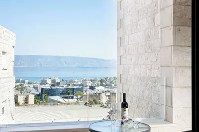Image de This apartment is a 3 bedroom(s), 2 bathrooms, located in Tiberias, North District.