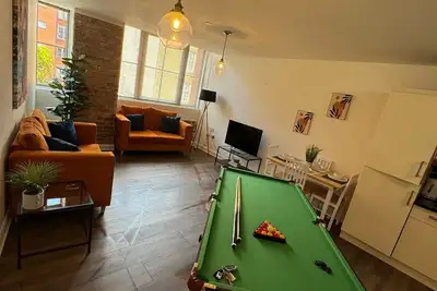 Image de \nSpacious Leicester Apt with Free Parking, Sleeps 6