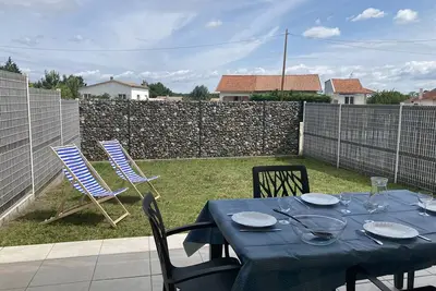 Image de T2 2* avec Terrasse & Jardinet - 400m Plage