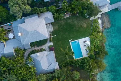 Image de Beehive Harbour Island. Luxury Dream World on the Bay. Private dock and pool