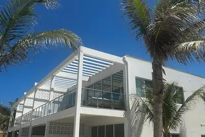 Image de Luxury Seafront 3 Bed 3 Bath Condo With Amazing Sunsets