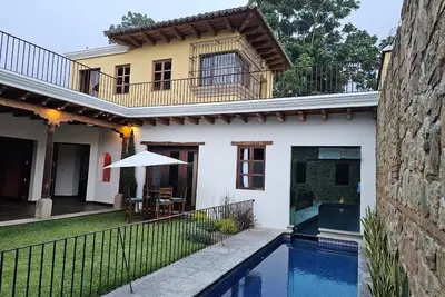 Image de 3 bedroom luxury home with private pool with a view of the volcano