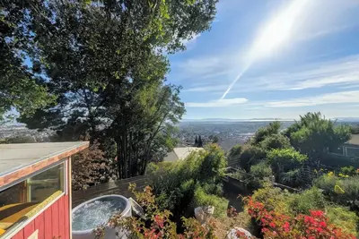 Image de Hills Cottage with Panoramic Views & Hot Tub. Pet Friendly!