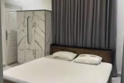 Image de Spacious 1 bed flat in estate and maintained security