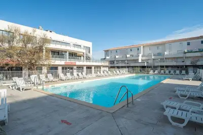 Image de Appartement Lumineux Près de la Mer