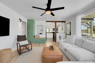 Image de Spacious & Updated 4-bedroom home w/Bbq, fire pit & Ac in the Heart of Missoula!