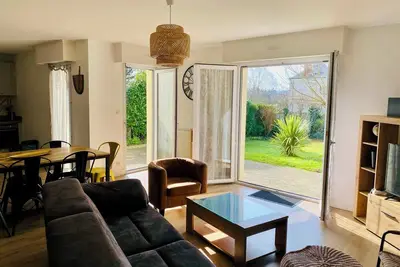 Image de Maison avec jardin près du centre parking gratuit