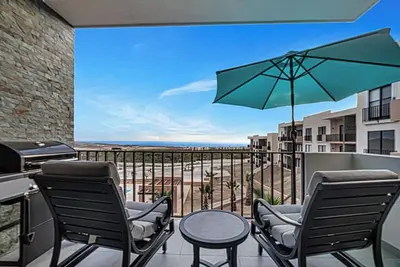 Image de Oceanview 2 Br condo with Ac, WiFi in enchanting Diamante area Cabo San Lucas!