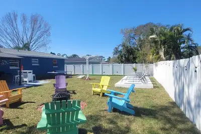 2 Mi to the Beach- Relaxing and Fun