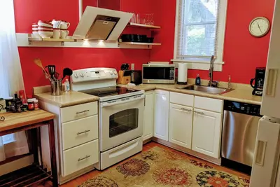 Image de Peaceful Oasis, Walking Distance to Minneapolis Lakes