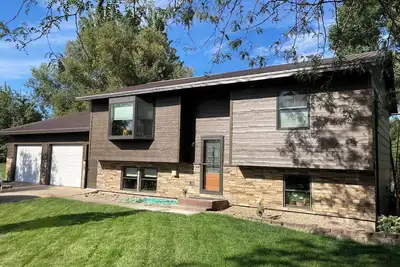 Image de Beautiful city/country home.