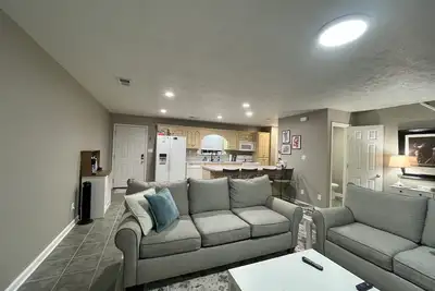 Image de Freshly remodeled 2-bedroom condo with Ac, WiFi in charming Oxford. 1. 5 mi to Um