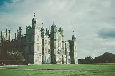 Image de Work and Play in Cupertino's vibrant Extended Stay!